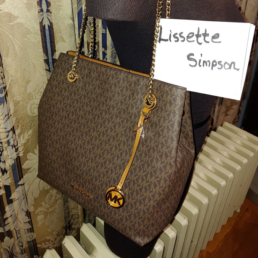 Jet Set Chain Large Shoulder Tote in Brown/Tan